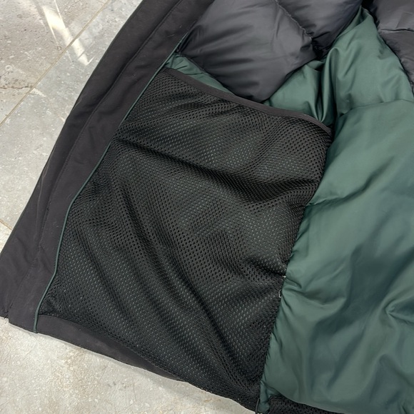 Men’s Helly Hansen Winter Parka with Helly Tech Protection - Size L (Regular) - Picture 8 of 10